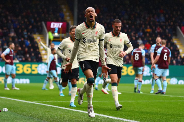 Fabinho fagnar marki sínu sem tryggði Liverpool sigur á Burnley.