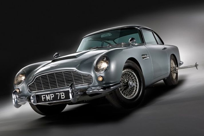 Einn af bílum safnins, Aston Martin.