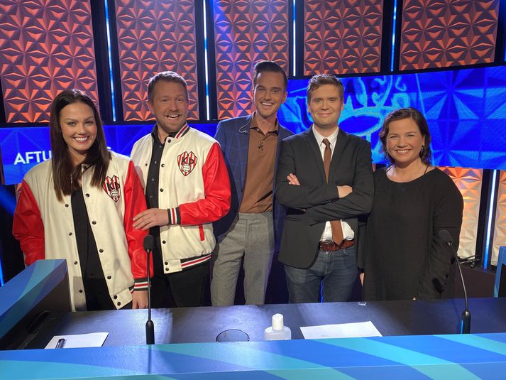 Þróttur og KR mætast í Kviss á morgun. Sólrún Diego, Sólmundur Hólm, Björn Bragi, Ari Eldjárn og Hrefna Sætran.