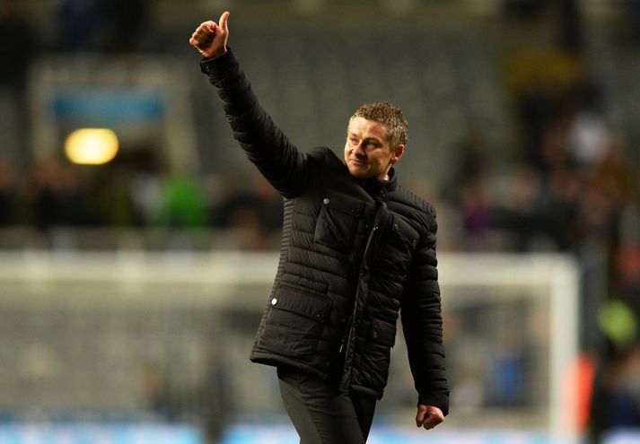 Ole Gunnar Solskjær fagnar sigri.