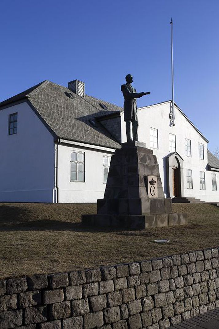 Ríkisendurskoðun lagði til fyrir fjórum árum að fylgst yrði náið með öllum breytingum á innra og ytra umhverfi ríkisstarfsmanna. Þessum ábendingum hefur ekki verið fylgt eftir.