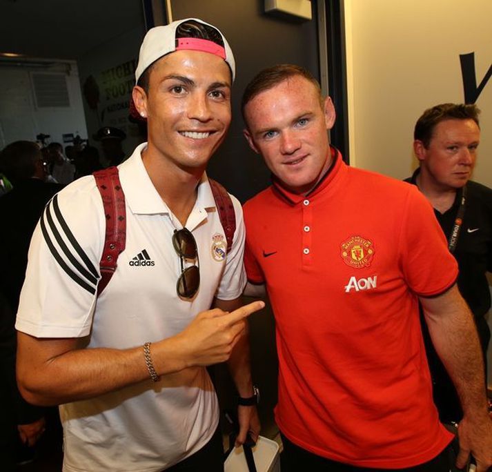 Ronaldo með Wayne Rooney eftir leik Real og Man. Utd í sumar.