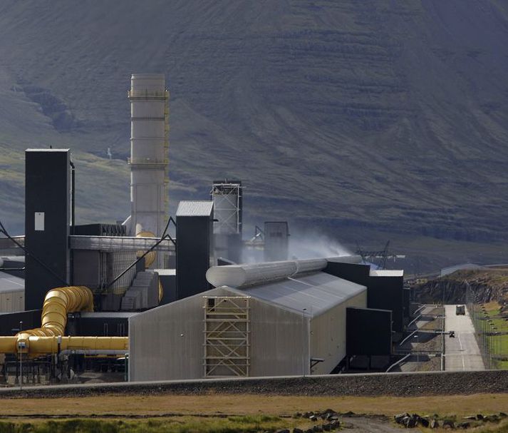 Umhverfisstofnun hefur fylgst með þróun flúormengunarinnar í Reyðarfirði frá árinu 2012 þegar losun álversins fór yfir leyfileg mörk samkvæmt starfsleyfi.