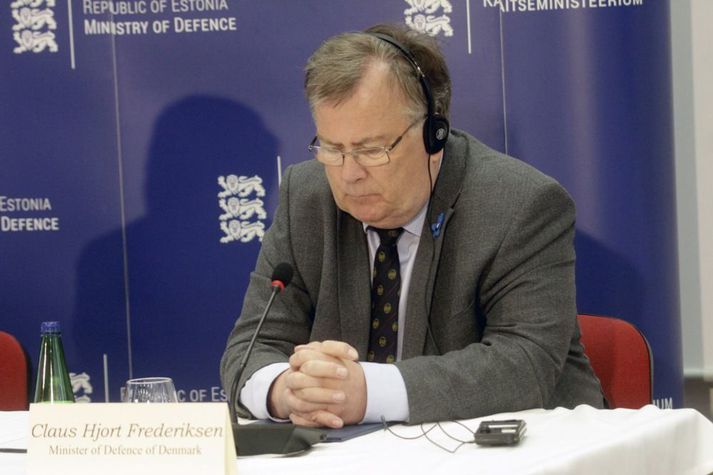 Claus Hjort Frederiksen á blaðamannafundi sem varnarmálaráðherra Danmerkur á vegum NATO í Eistlandi árið 2017.  