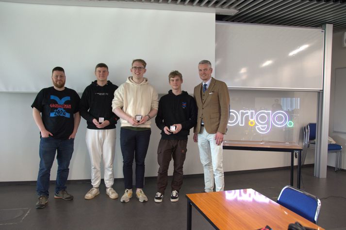 Hjalti Magnússon - formaður Gagnaglímufélagsins, Kristinn Vikar Jónsson, Samúel Arnar Hafsteinsson, Elvar Árni Bjarnason og Anton Egilsson - forstjóri netöryggisfyrirtækisins Syndis.