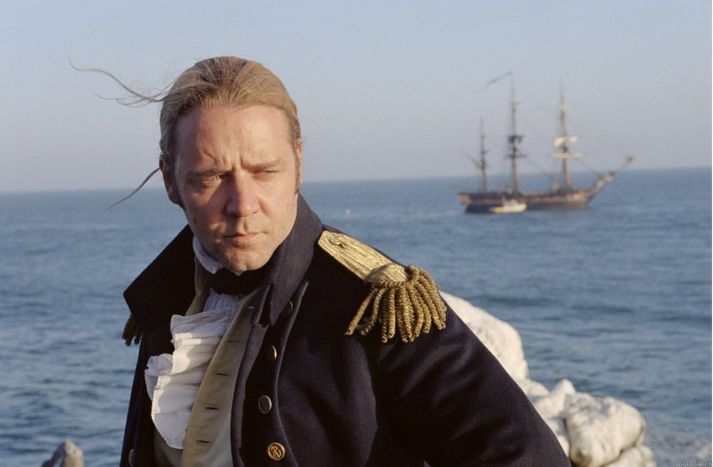 Crowe er hreint ekki ókunnugur ægi. Hérna er hann í hlutverki sínu í kvikmyndinni Master and Commander frá árinu 2003.