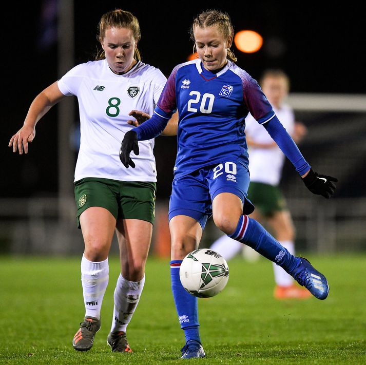 Amanda í leik með U17-landsliðinu.