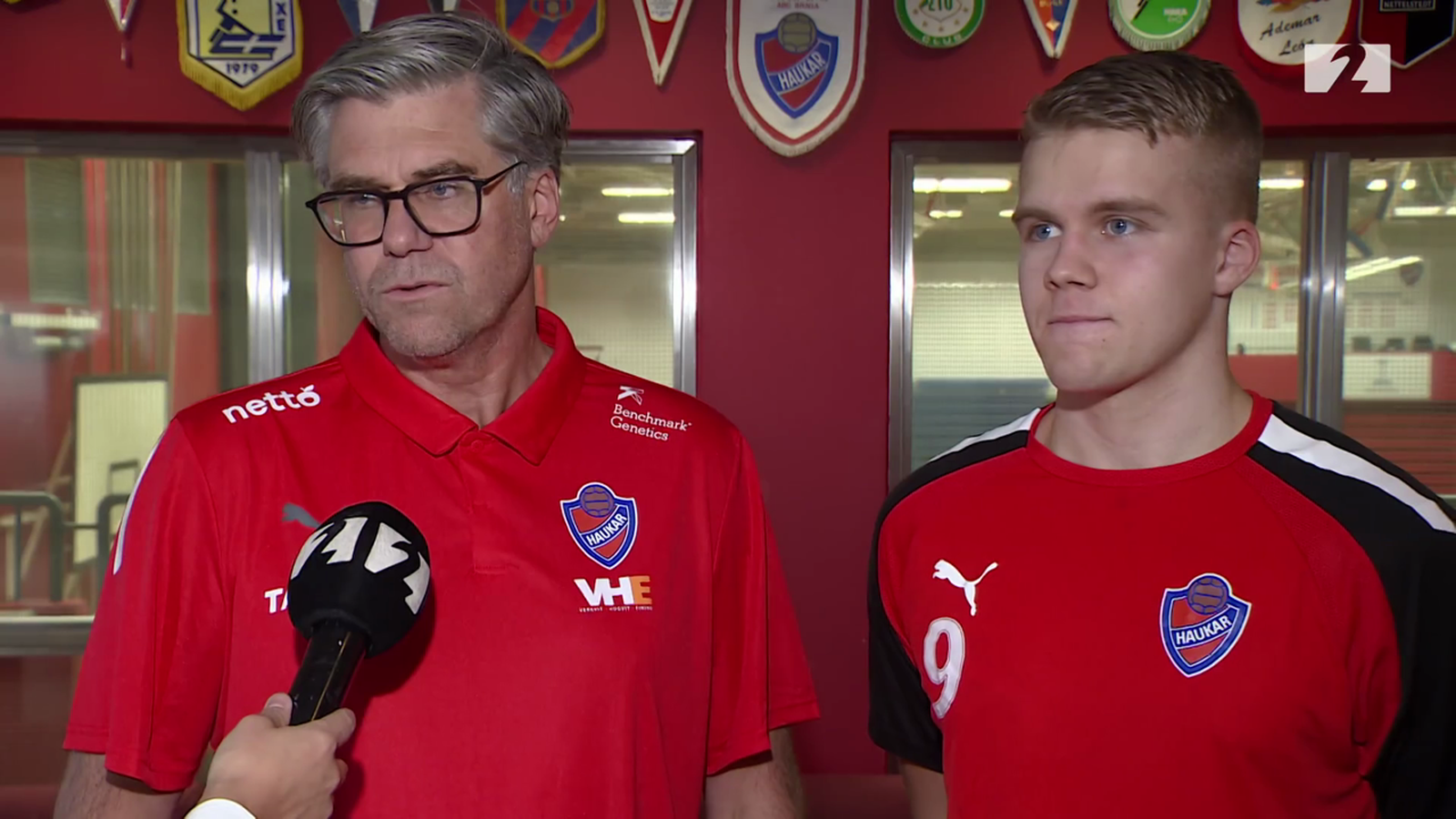 Andri Már Rúnarsson skrifaði undir hjá Haukum - Sjónvarp - Vísir