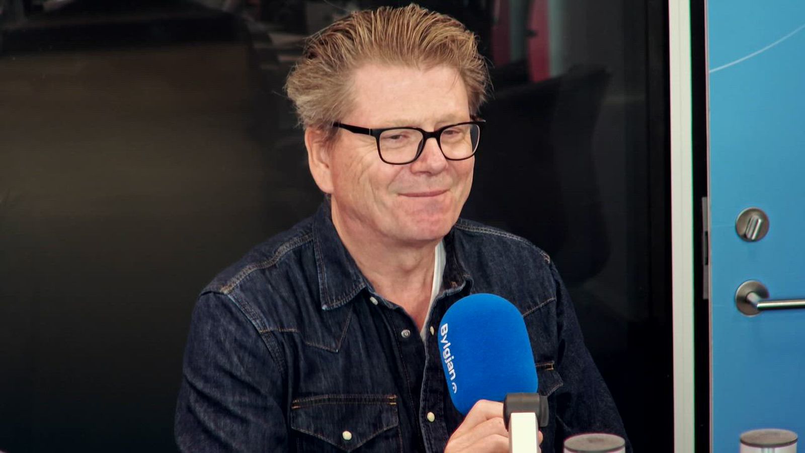Dæmi um mál sem grafa undan trausti til yfirvalda og stofnana ...