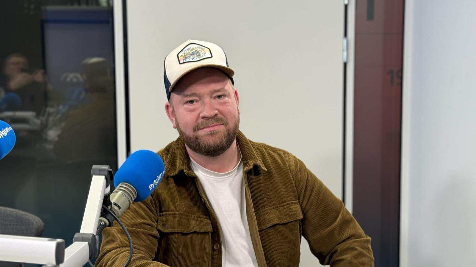 Borgar 240 þúsund á mánuði en bara 18 þúsund inn á höfuðstólinn ...