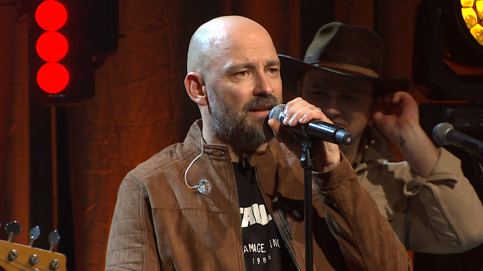 Frumfluttu nýtt lag með Á móti sól - Sjónvarp - Vísir