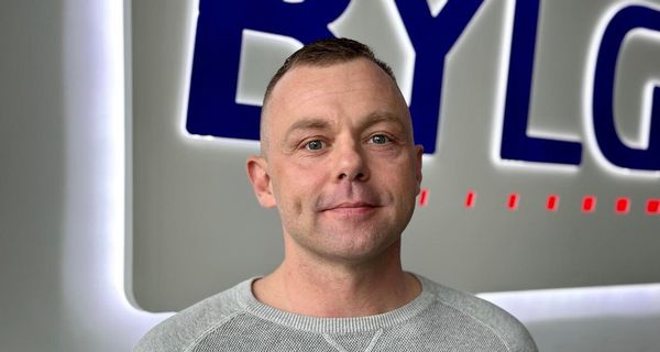Sá áhrif CBD olíu á eiginkonu sinni, seldi allt og stofnaði CBD Reykjavík
