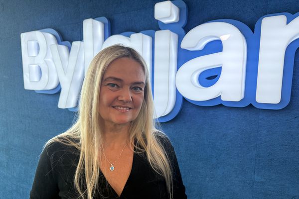 Styður dugnaðarforka á hliðarlínunni