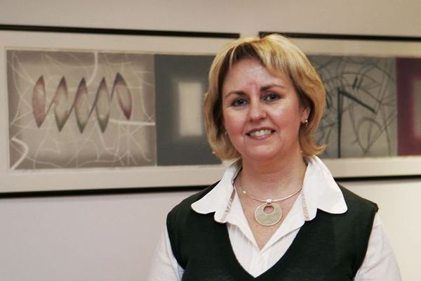 Fólk sem hefur tekið smálán leitar í auknum mæli til Umboðsmanns skuldara sem segir lánin lögleg en siðlaus