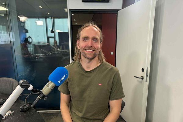 Vinnur í hljóði fyrir stærstu fyrirtæki heims