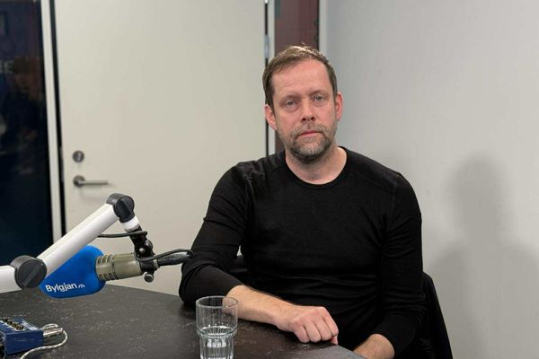 Mörg hundruð fermetrar af sólarsellum fara upp á Bæjarhálsi