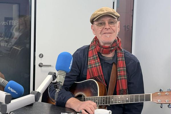 KK mætti með gítarinn