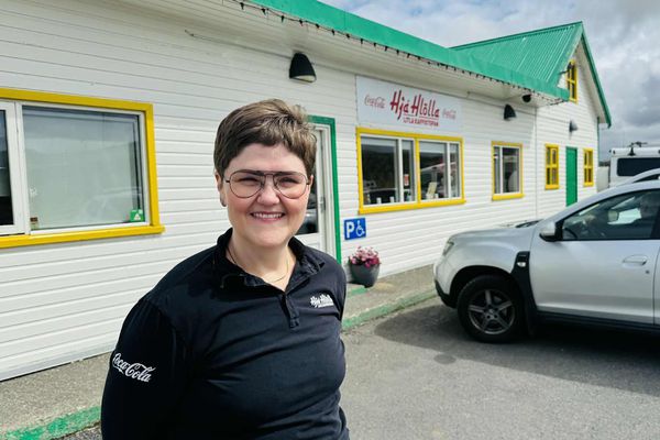 Kveður Litlu Kaffistofuna með söknuði