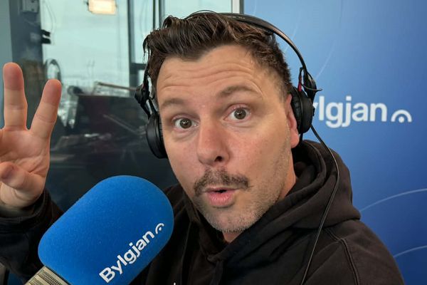 Hárígræðsla meðal vinninga í páskabingói