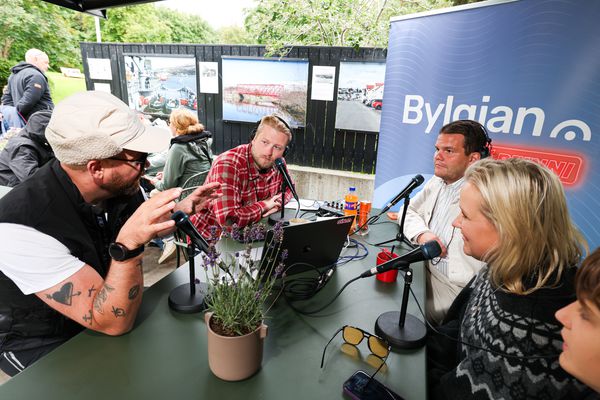 Lofa góðri stemmningu á Sparitónleikunum í kvöld