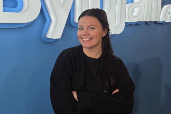 Fékk pláss til að vera hún sjálf hjá gömlum köllum