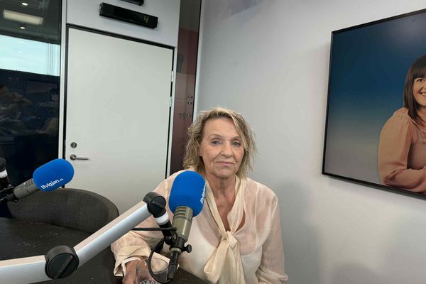 Skrifar sögu Lalla Johns