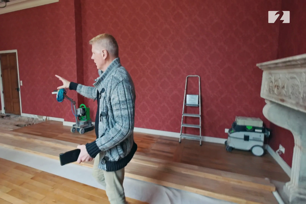 Björn keypti sex hundruð ára höll í Frakklandi og ætlar að gera hana upp