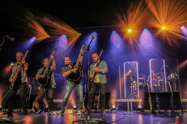 The Ultimate Eagles á leiðinni