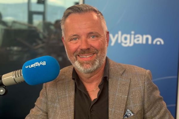 Hvetur stjórnvöld til að veita þjóðinni betri upplýsingar