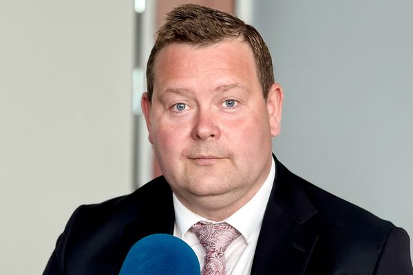 Þingið hefur dregið lappirnar í 30 ár að skýra æviráðningu æðstu embættismanna