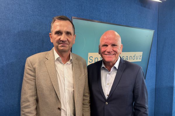 Haldið frá sumum stjórnarfundum
