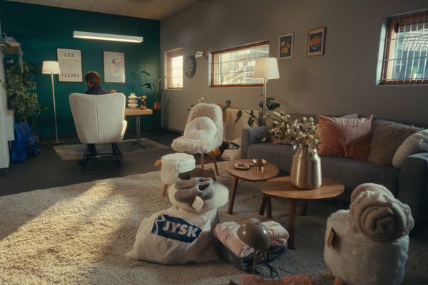 Brot úr Áramótaskaupinu -  KEF Brottfarir