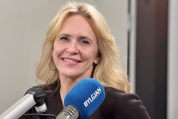 Er nóg að embættismenn skrifi undir milliríkjasamninga til að þeir öðlist gildi?
