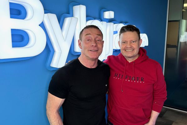 Drykkir innbyrgðis í fyrsta sinn í útvarpi