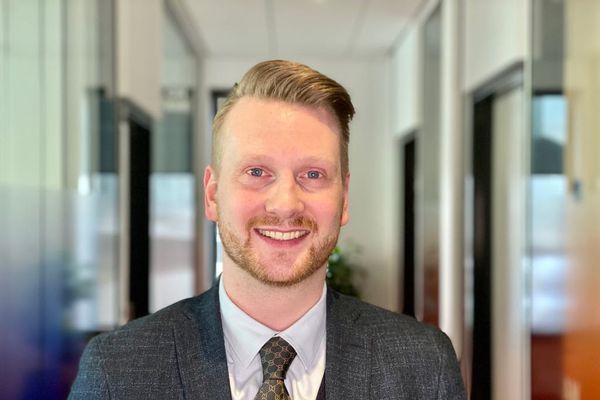 Hvort eiga Íslendingar að velja íslenskar krónur eða erlendan gjaldmiðil við kassann í útlöndum?