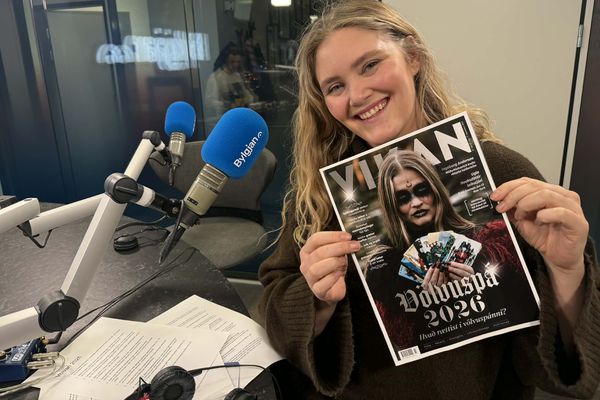 Skandall í Samfylkingunni og væringar í Sjálfstæðisflokknum