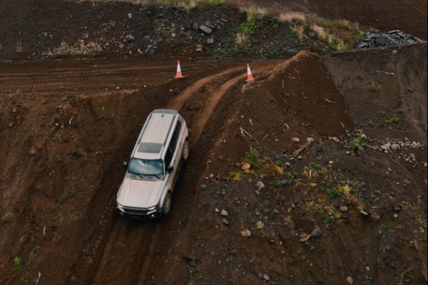 Nýr Toyota Land Cruiser 250 prófaður í kvartmílubraut