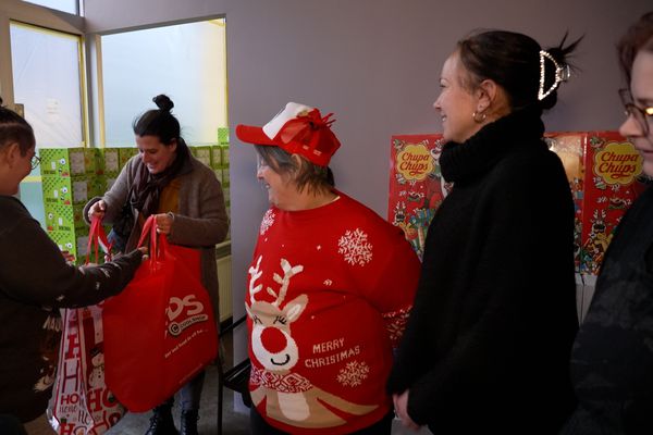 Ísland í dag -  Uppfylla jólaóskir hundruði barna í fátækt á Íslandi