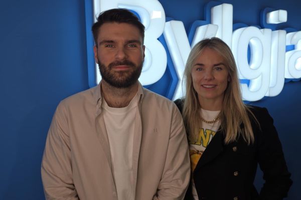 Halda áfram að leita að peningum hjá Íslendingum