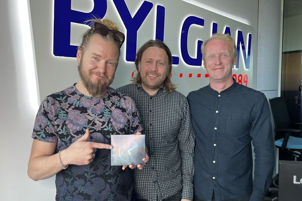 Árstíðir sendir frá sér Blik sem er áttunda plata hljómsveitarinnar