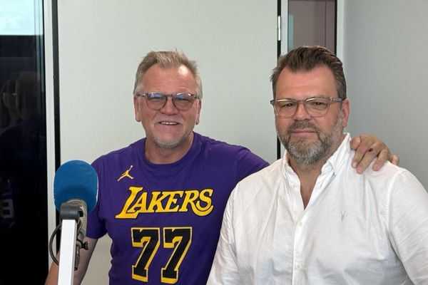 LA Lakers á leið til landsins