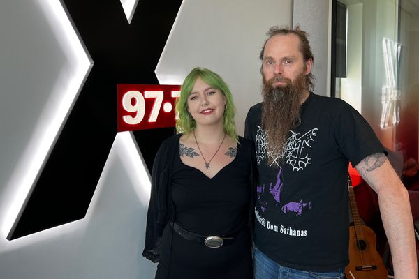 Líkkistur, Lemmy, kasettur, drakúla, Stöðvarfjörður, Villi og Robert Smith.