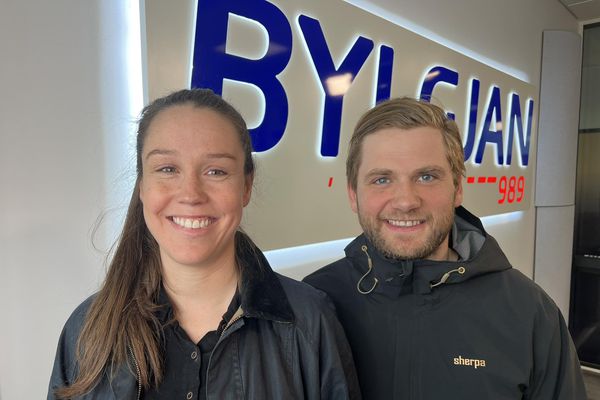 Bítið - Kenna börnum og unglingum að hoppa í sjó