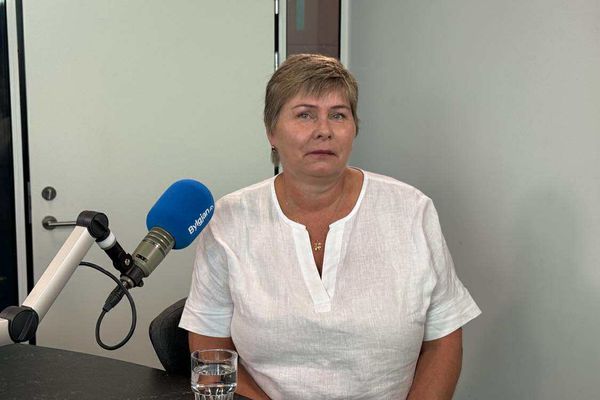 Báru dótturina inn í vökvagjöf en svo labbaði hún út