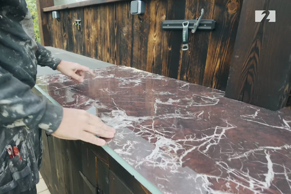 Fallegt útieldhús Péturs Jóhanns tilbúið