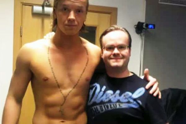 Helköttaður með tattú