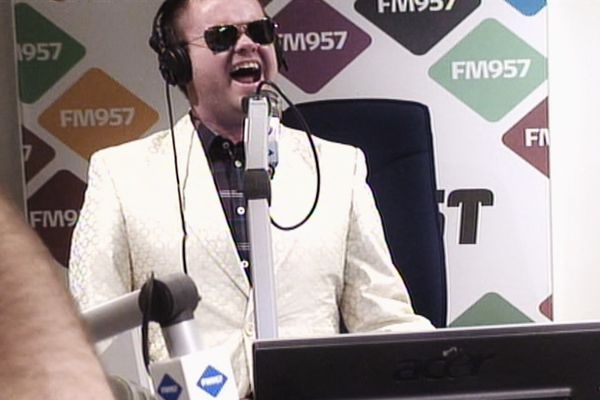 FM95BLÖ - Æsispennandi karókíkeppni