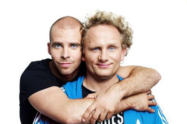 FM95BLÖ: Auddi og Sveppi búa til Einkamál.is reikning fyrir mömmu Audda.