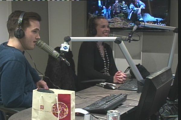 FM95BLÖ - Unnur Eggerts reynir að fá afslátt í sund