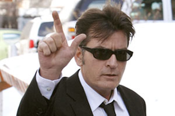 Gunnarsbörn: Charlie Sheen kominn í Páskafrí til Íslands!